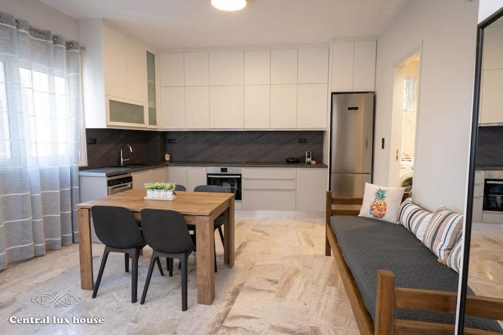 Central Lux House Каламата Экстерьер фото