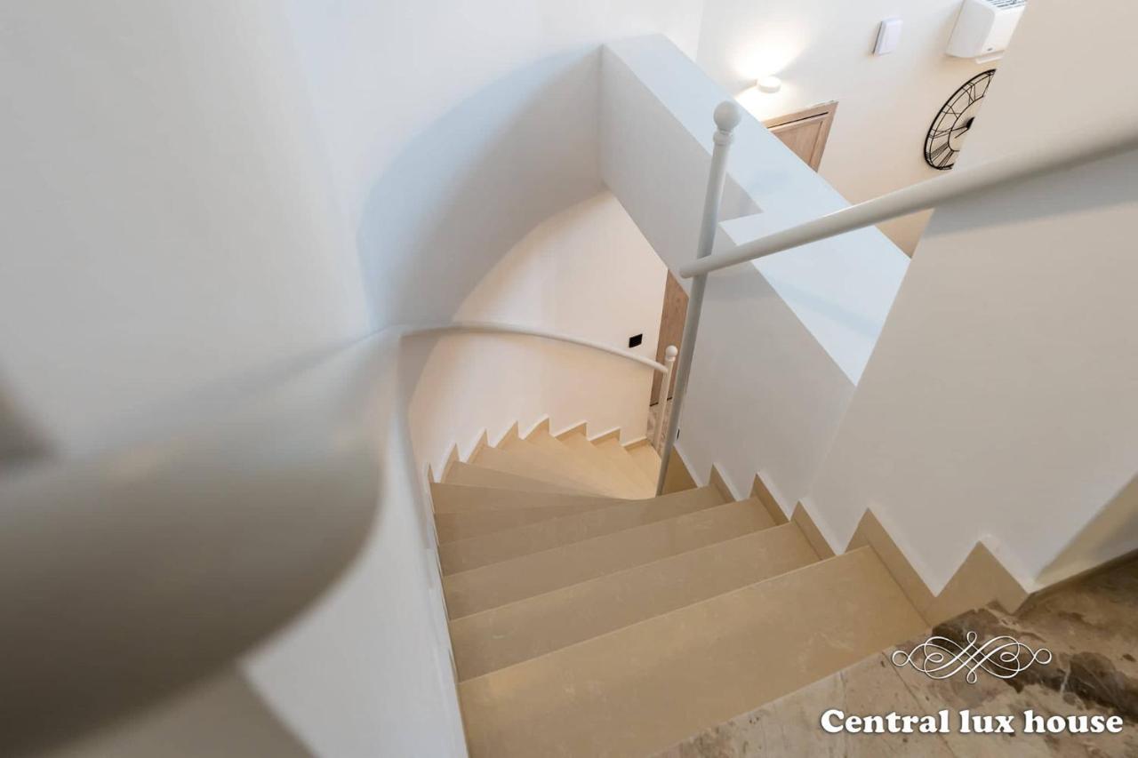 Central Lux House Каламата Экстерьер фото